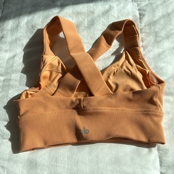 Alo yoga sports bra size small - Picture 2 of 3